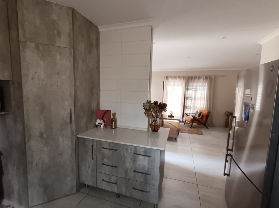 3 Bedroom Property for Sale in Hexrivier Lifestyle Estate North West